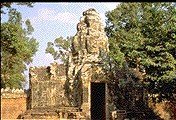 Überreste mehrerer buddhistischer Statuen im kambodschanischen Angkor Wat gefunden