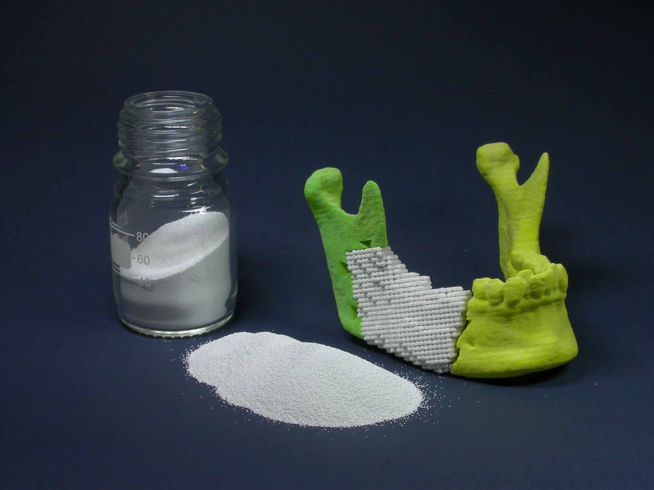 Knochen aus dem Drucker: Mediziner und Ingenieure entwickeln maßgeschneiderte Implantate
aus naturidentischem Material