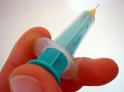 Impfung gegen die Sucht: Mit neuen Präparaten wollen Mediziner Rauchern und Kokainabhängigen
         das Glückgefühl beim Konsum ihrer Droge nehmen