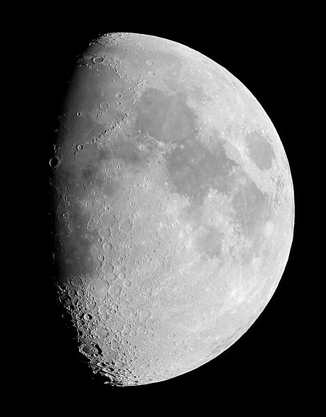 Mond mit Kern