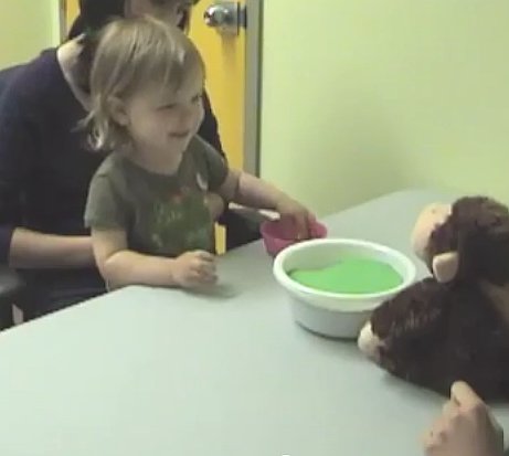 Video der Woche: Geben macht Kleinkinder glücklich