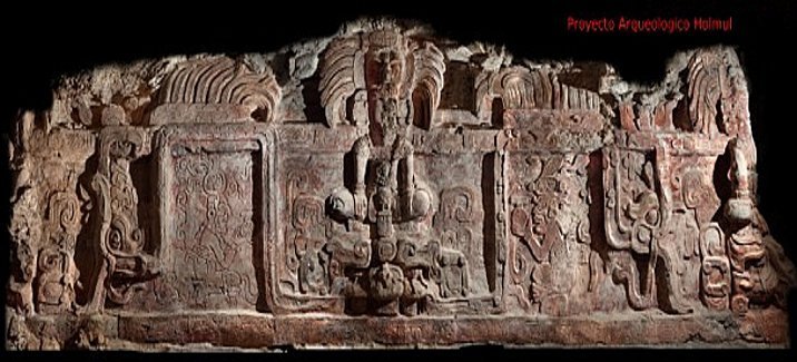Prachtvoller Maya-Fries entdeckt