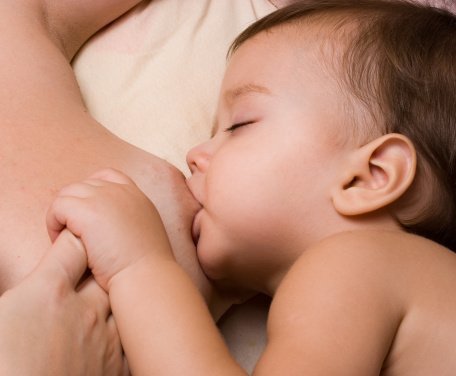 Muttermilch kann wie ein Desinfektionsmittel wirken