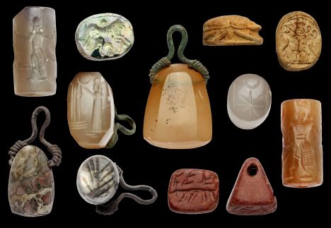 Mehr als 600 antike Siegel und Amulette entdeckt
