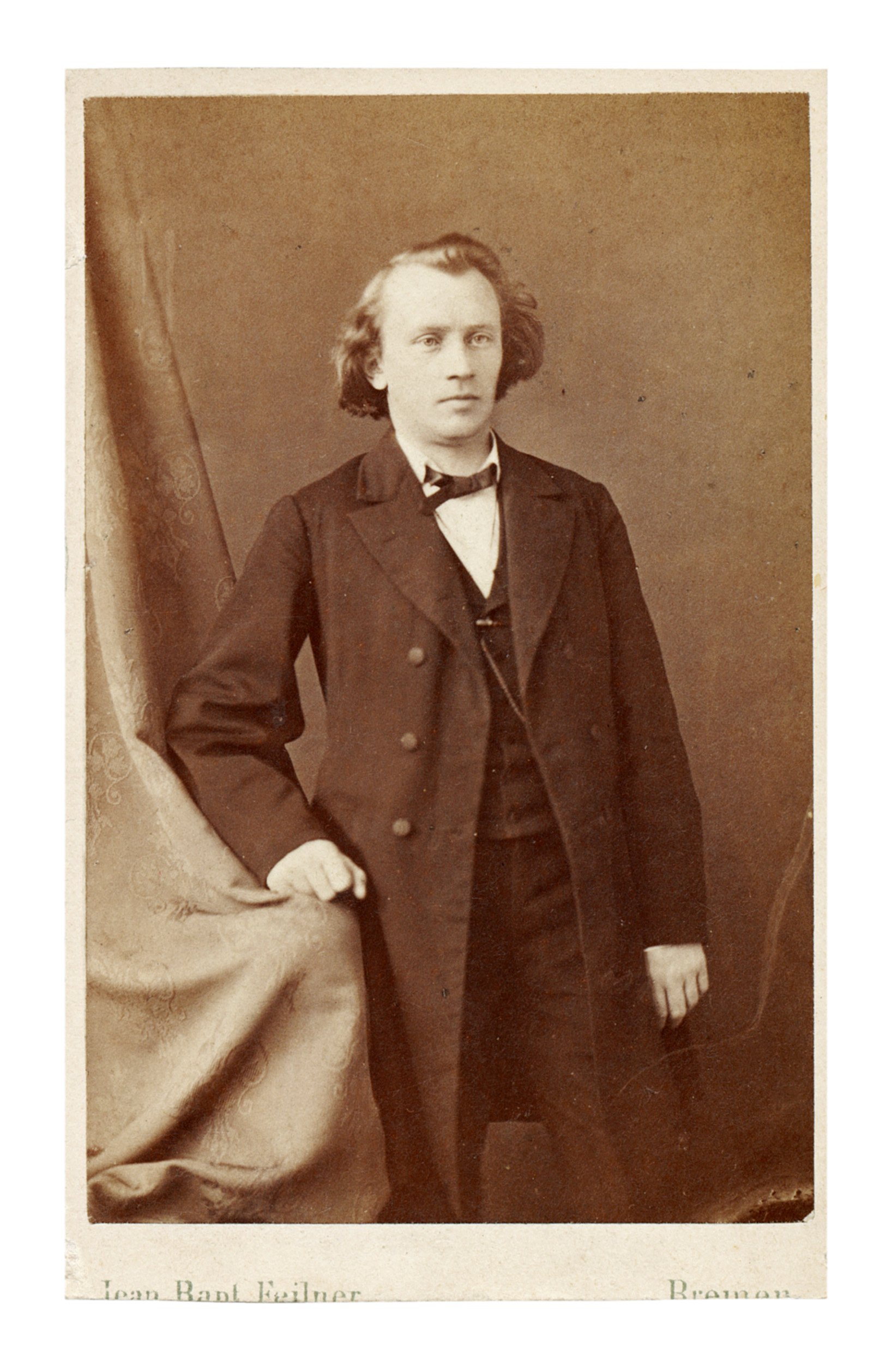 Unbekanntes Foto zeigt den jungen Brahms – ohne Bart