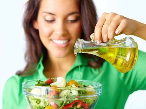 Ideales Team: Salat und Öl