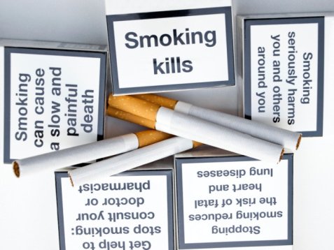 Zigarettenpackungen: Besser Positiv- oder Negativbotschaft?
