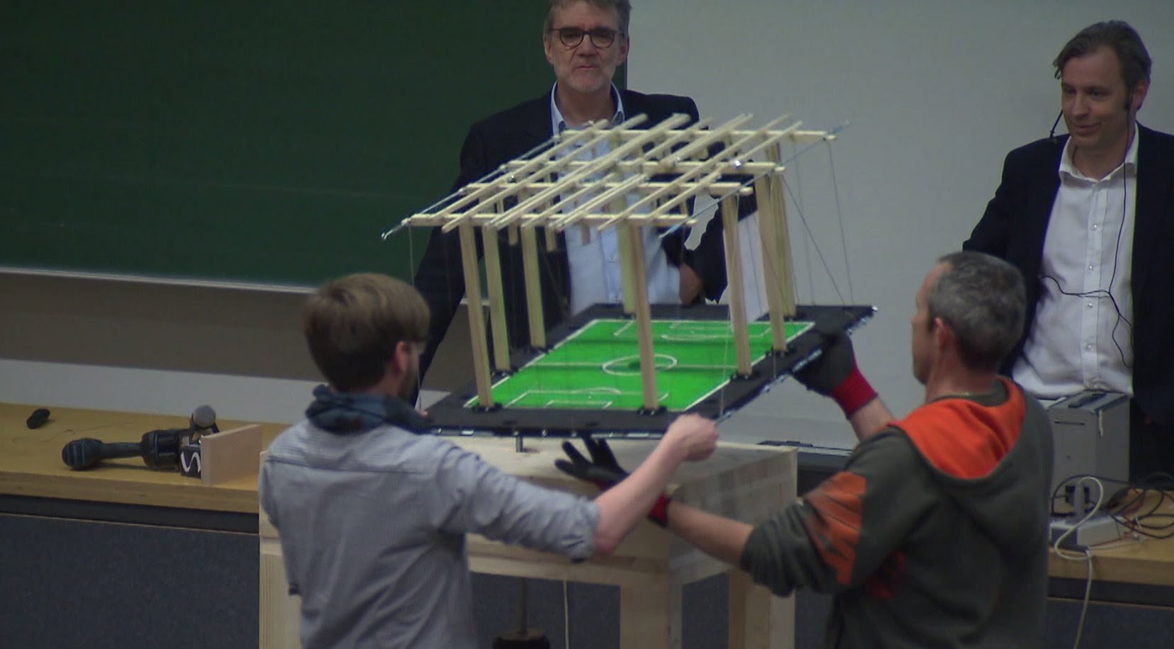 Bauwettbewerb lässt's krachen!