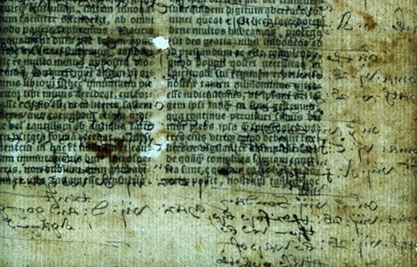 Versteckte Anmerkungen in Englands ältester gedruckter Bibel