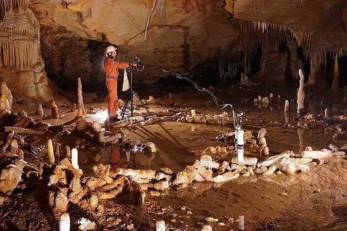 Neandertaler als Baumeister