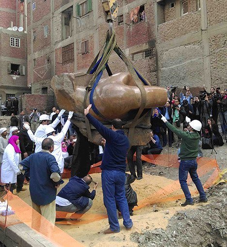 Fragmente der Ramses-Statue erfolgreich geborgen
