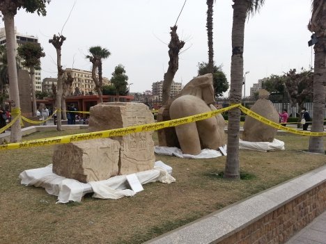Gefundene Kolossstatue: Psammetich I. statt Ramses II.