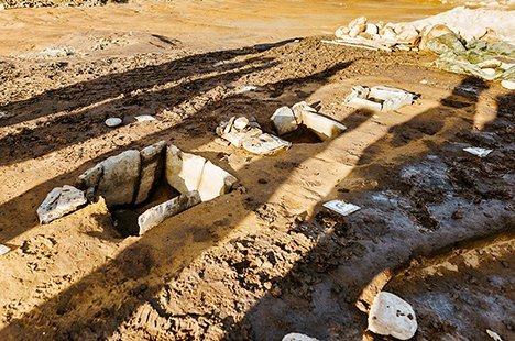 3000 Jahre alte Gräber unter der Autobahn-Baustelle