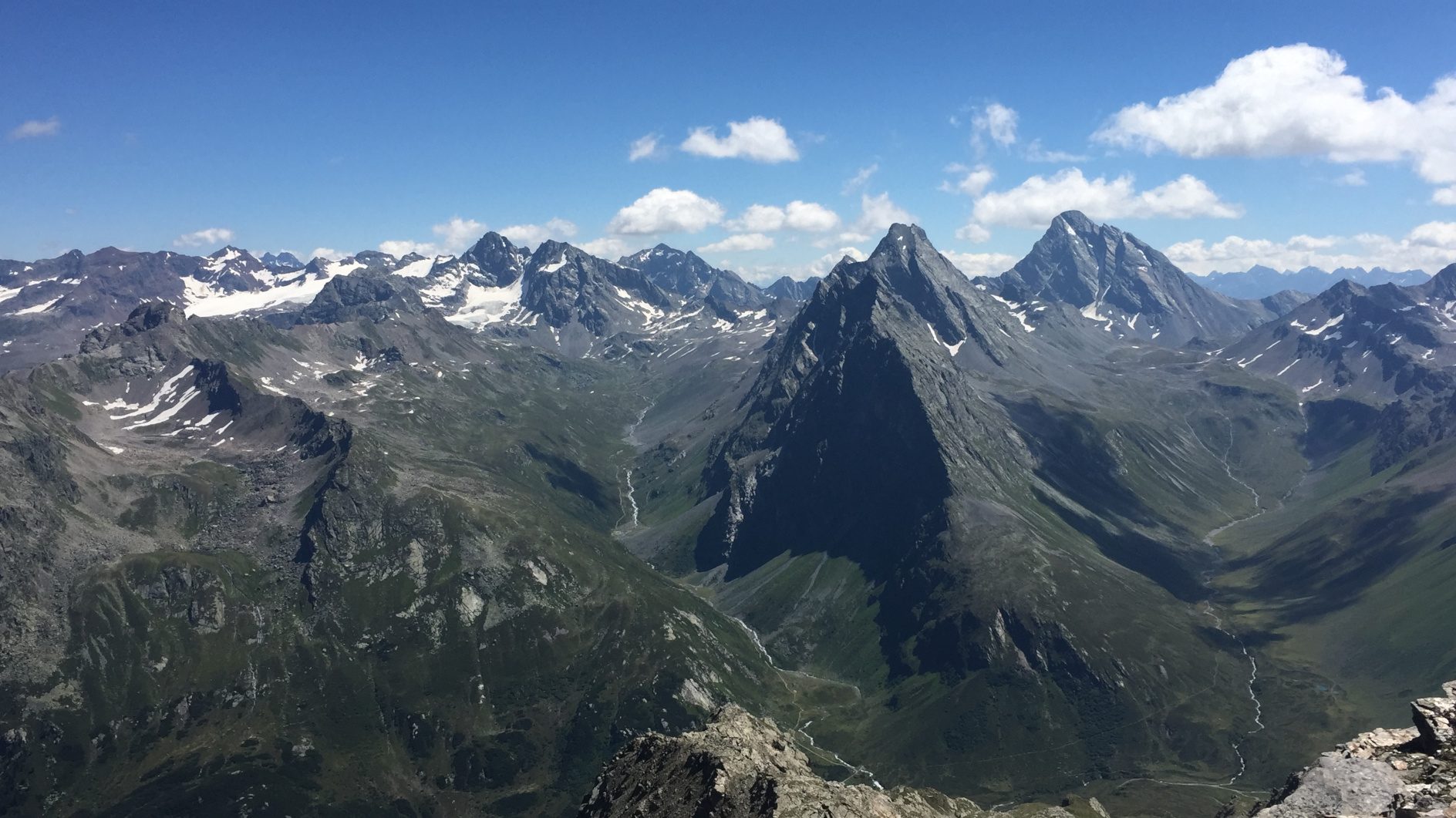 Blick aus dem All: Wie die Alpen ergrünen
