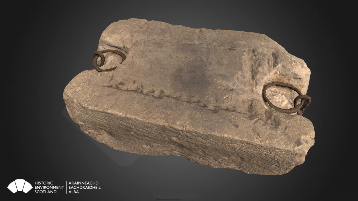 3D-Scans enthüllen unerkannte Details auf dem "Stein von Scone"