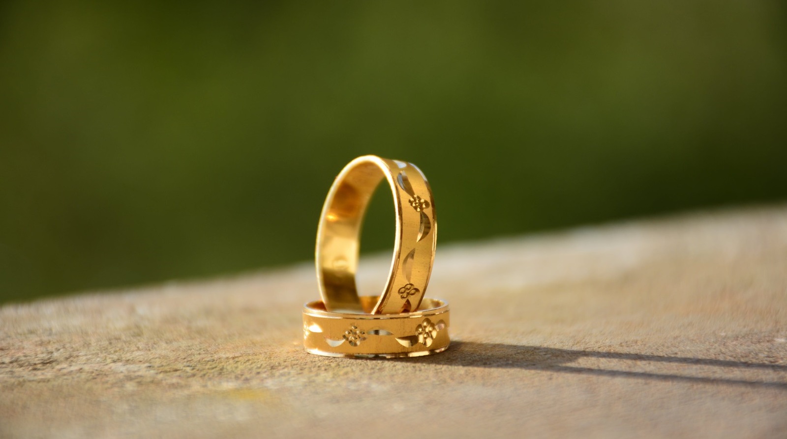 Der Ehering am Ringfinger: Das steckt dahinter