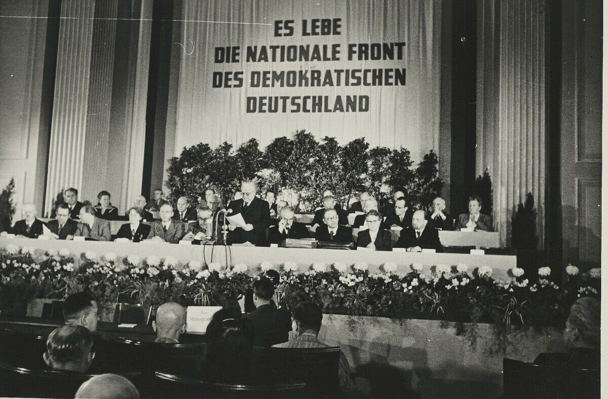 Die DDR – wehrhaft und antifaschistisch