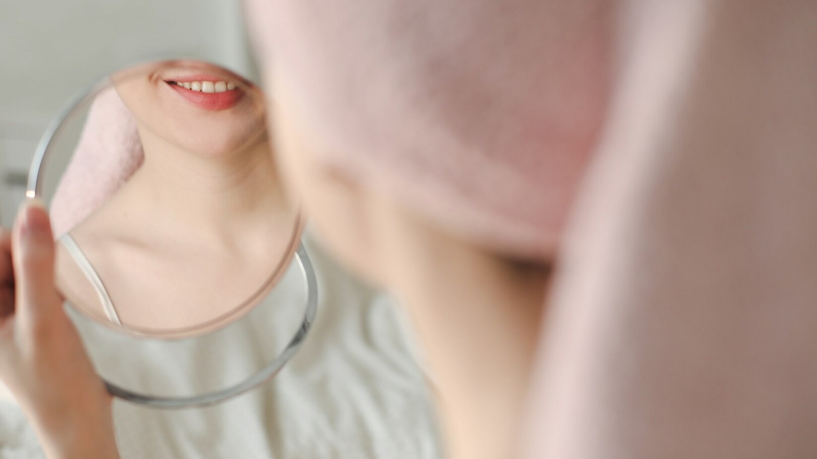 Hanf in der Kosmetik: Wissenschaftlich fundierte Wirkungen auf Haut und Haar