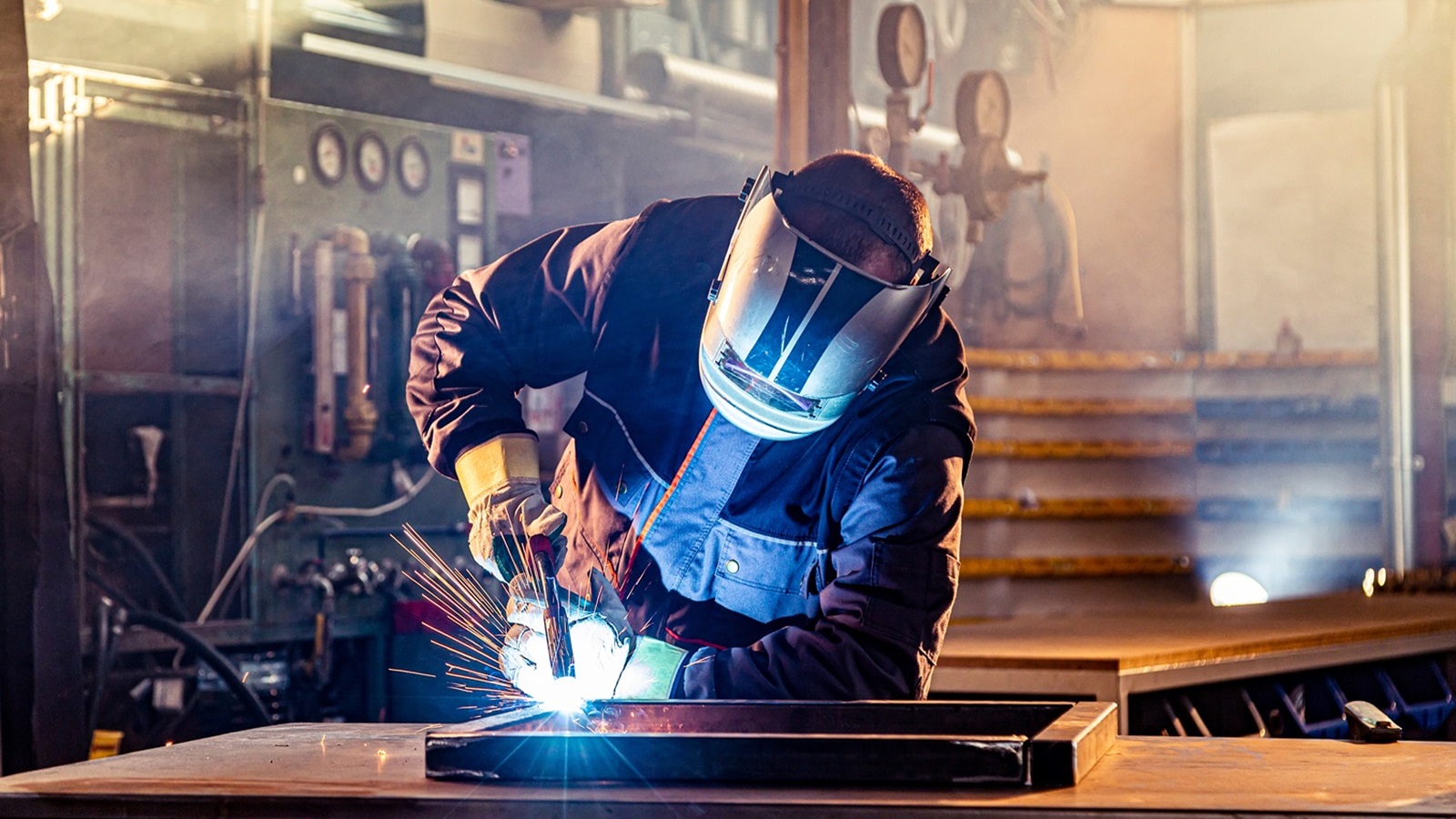 Sichere Bolzenschweißtechnik - Schutzmaßnahmen und Best Practices