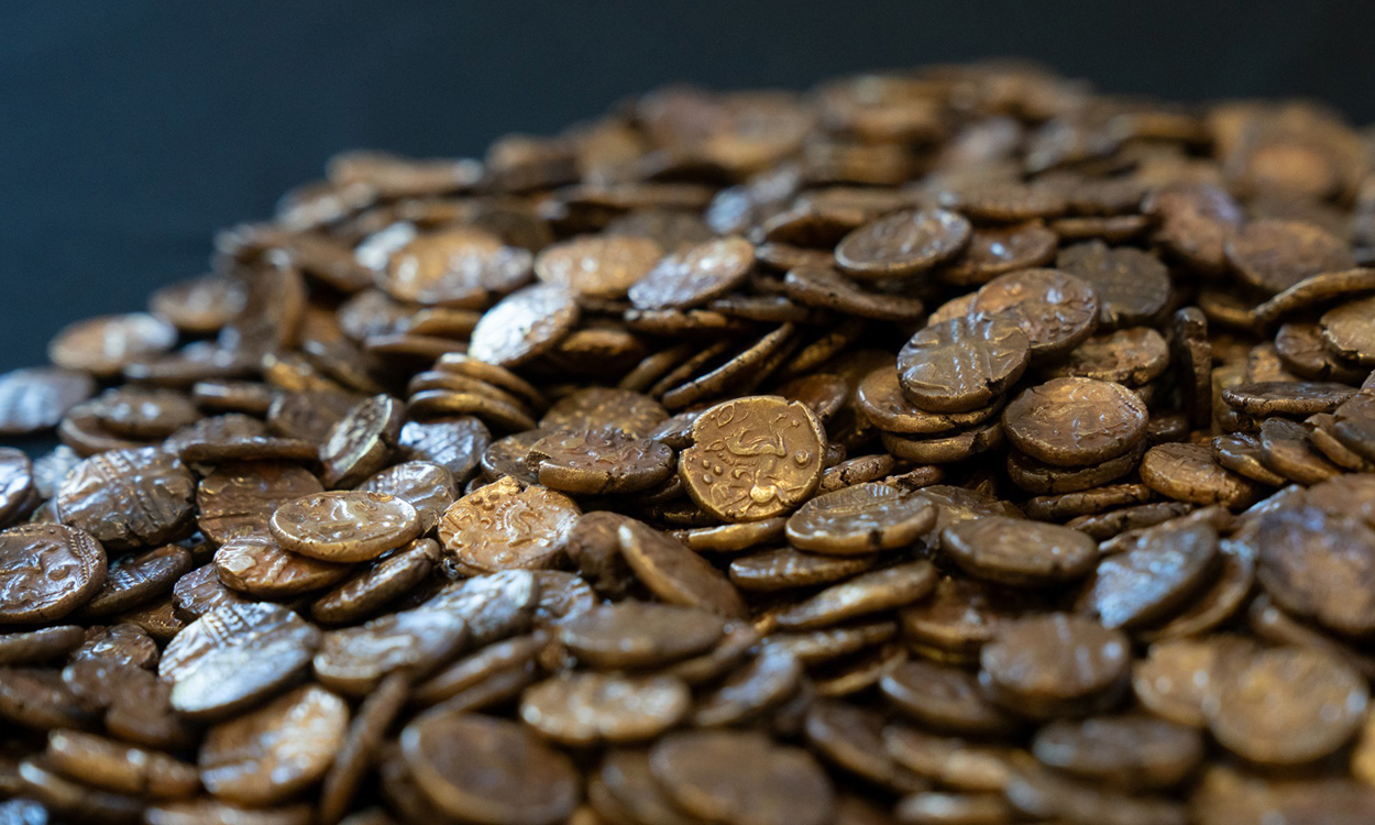 Größter Goldmünzenschatz aus der Eisenzeit geborgen
