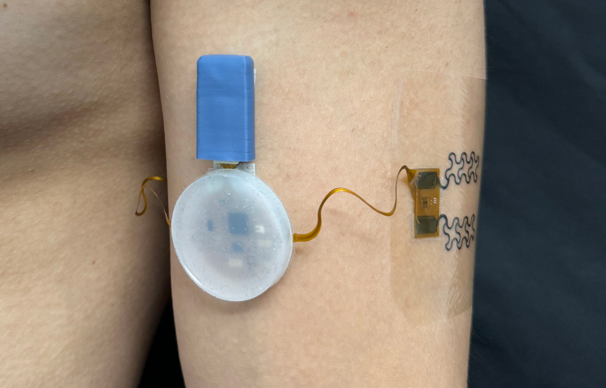 Tragbarer Sensor überwacht Flüssigkeitshaushalt