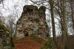 Bergfried-Ruine
