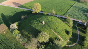 Luftbild eines keltischen Grabhügels