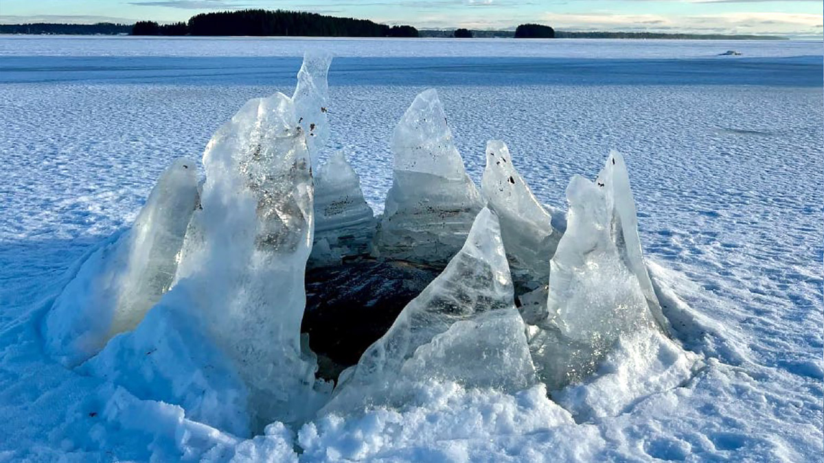 Eisloch auf dem Siljansee