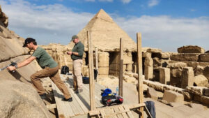 An der Menkaure-Pyramide