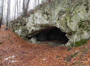 Foto vom Eingang zur Maszycka-Höhle