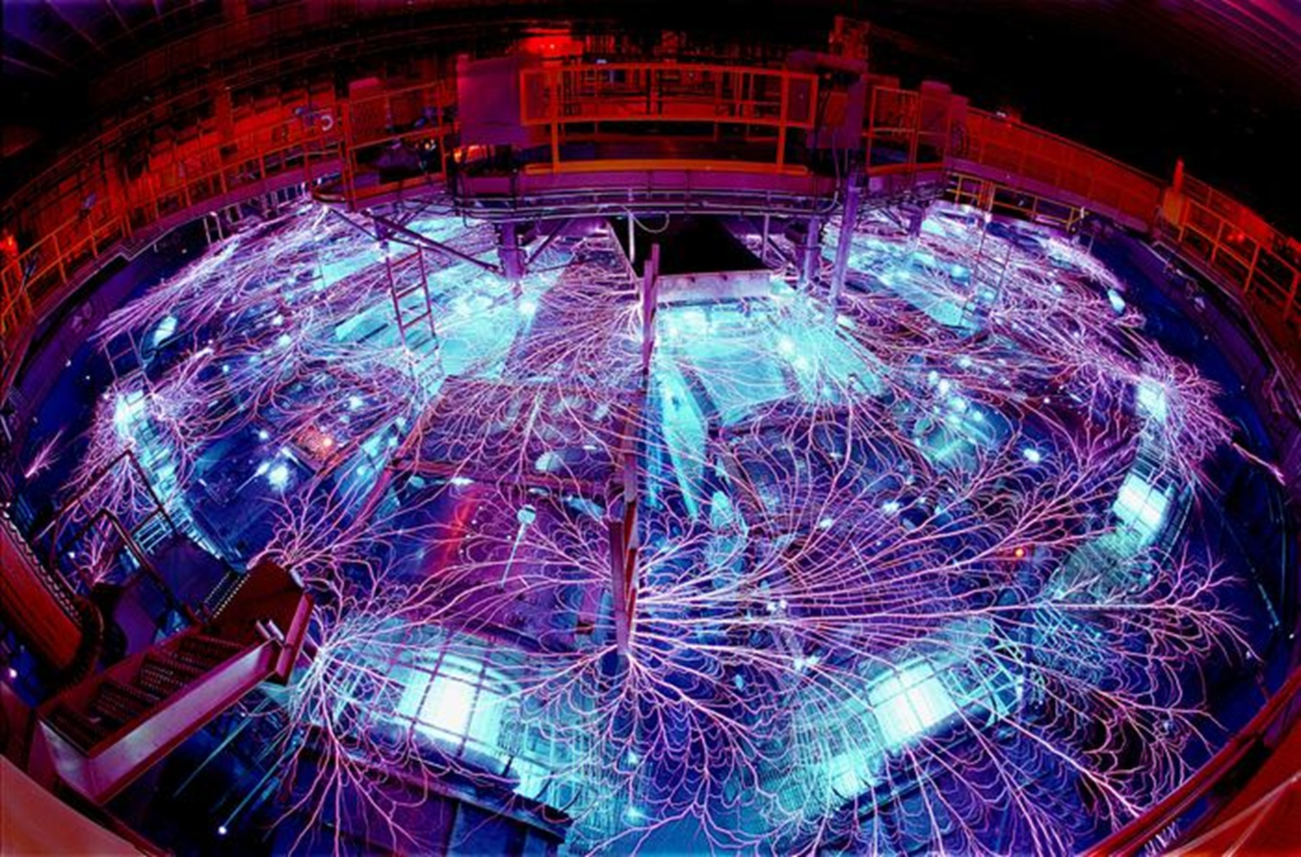 Die Z-Maschine, eine der größten Röntgengeneratoren der Welt © Randy Montoya/Sandia National Laboratories