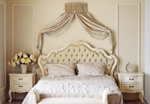 Stilmöbel in Schlafzimmer