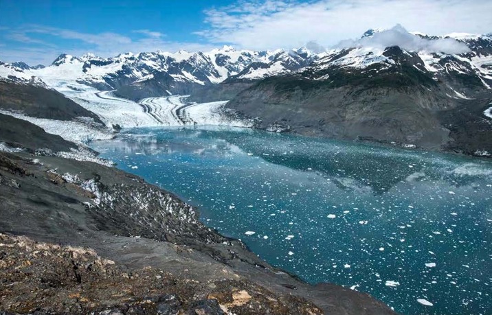 Bestes Bild Dezember 2017: Gletscher im Schmelztiegel (Foto: James Balog and the Extreme Ice Survey)