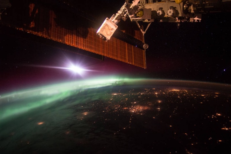 Sonnenaufgang à la ISS im Oktober 2015 (Foto: NASA)