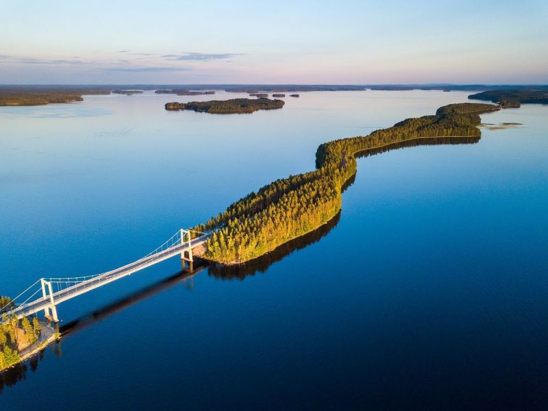 Pulkkilanharju im Paeijaenne-See