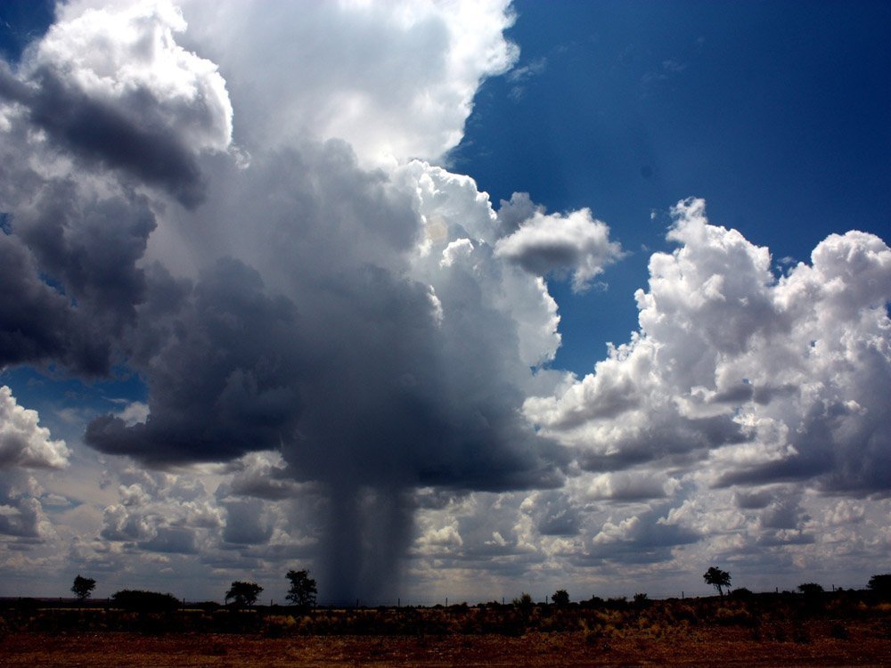 Bewohnte Sturmwolken