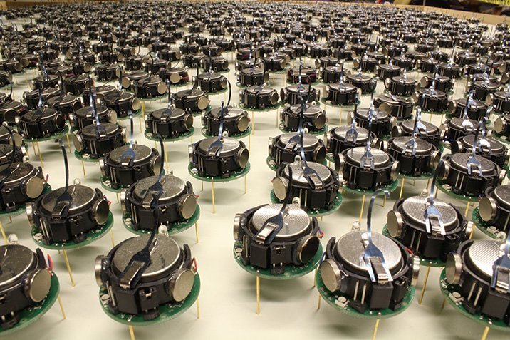 Ein Schwarm aus tausend Robotern