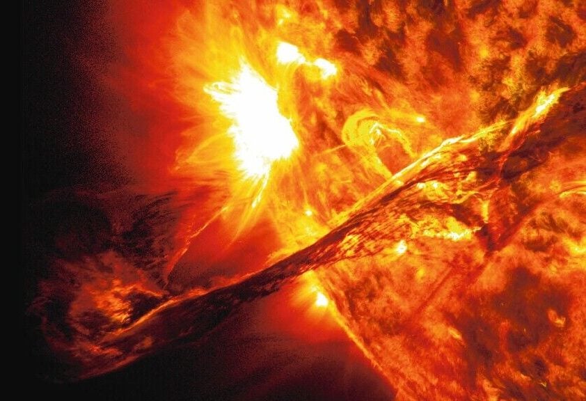 Monströse Eruption auf der Sonne